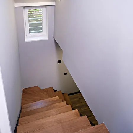 Apartment будинок для 6 людей є підвал *