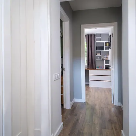Apartment будинок для 6 людей є підвал Odesa